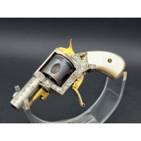 Armes de Poing REVOLVER  Bull dog 320 gravé doré Plaquettes NACRE  -  BELGIQUE XIXè {PRODUCT_REFERENCE} - 1