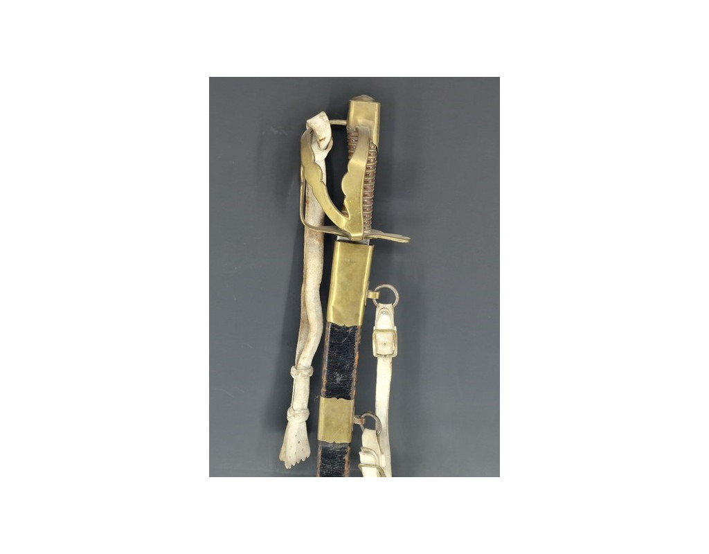 Armes Blanches SUPERBE SABRE DE CHASSEUR A CHEVAL Modèle 1790 CEINTURON & DRAGONNE EN BUFFLE BLANC  -  FRANCE PREMIER EMPIRE {PR