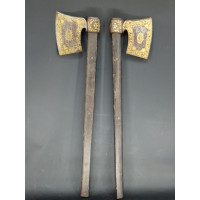 Armes Blanches PAIRE DE HACHES DE COMBAT QAJAR TABARZINE AXE INDO PERSAN OTTOMAN XVIIIè {PRODUCT_REFERENCE} - 1