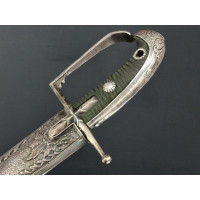 Catalogue Magasin SABRE D'OFFICIER DE HUSSARD A LA HONGROISE MONTURE EN ARGENT VERS 1760 - FRANCE ANCIENNE MONARCHIE {PRODUCT_RE