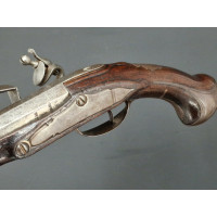 Armes de Poing LONG PISTOLET A SILEX DE CAVALERIE PRE-REGLEMENTAIRE DE LA MAISON DU ROI ROBERT CARRIER 1720 - FRANCE ANCIENNE MO