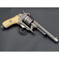 Catalogue Magasin CHAMELOT DELVIGNE  REVOLVER DE LUXE DOUBLE ACTION CALIBRE 12mm BROCHE FAURE LEPAGE -  FRANCE XIXè {PRODUCT_REF