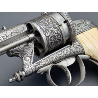 Catalogue Magasin CHAMELOT DELVIGNE  REVOLVER DE LUXE DOUBLE ACTION CALIBRE 12mm BROCHE FAURE LEPAGE -  FRANCE XIXè {PRODUCT_REF