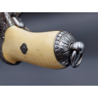 Catalogue Magasin CHAMELOT DELVIGNE  REVOLVER DE LUXE DOUBLE ACTION CALIBRE 12mm BROCHE FAURE LEPAGE -  FRANCE XIXè {PRODUCT_REF
