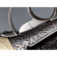 Catalogue Magasin CHAMELOT DELVIGNE  REVOLVER DE LUXE DOUBLE ACTION CALIBRE 12mm BROCHE FAURE LEPAGE -  FRANCE XIXè {PRODUCT_REF