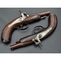 Armes de Poing PAIRE DE PISTOLETS A PERCUSSION D'OFFICIER DAMAS RUBAN par MERLEY à SAINT ETIENNE 1835 - FRANCE XIXè {PRODUCT_REF