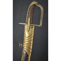 Armes Blanches LONG SABRE D'OFFICIER DE HUSSARD A LA HONGROISE GODRONS GARDE PERLEE REGNE DE LOUIS XVI vers 1780 - FRANCE ANCIEN