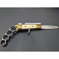 Armes de Poing COUTEAU PISTOLET COUP DE POING AMÉRICAIN SYSTÈME À PERCUSSION CALIBRE 8MM SIGNÉ ARNOULD À NAMUR vers 1850 - BELGI