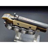 Armes de Poing COUTEAU PISTOLET COUP DE POING AMÉRICAIN SYSTÈME À PERCUSSION CALIBRE 8MM SIGNÉ ARNOULD À NAMUR vers 1850 - BELGI