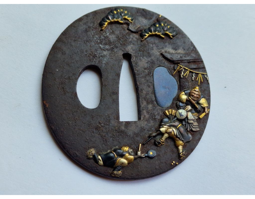 TSUBA POUR WAKIZASHI EN FER JAPON PERIODE EDO