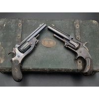 Armes de Poing COFFRET DEUX REVOLVERS   CLAUDIN A PARIS  38 BLD DES ITALIENS    CALIBRE 32RF  RIMFIRE  S&W  -  FRANCE XIXè {PROD