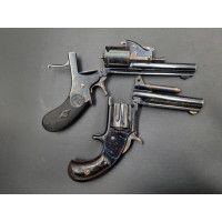 Armes de Poing COFFRET DEUX REVOLVERS   CLAUDIN A PARIS  38 BLD DES ITALIENS    CALIBRE 32RF  RIMFIRE  S&W  -  FRANCE XIXè {PROD