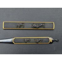 Art Japon KOGAI et KOZUKA FUTAKOROMONO SHISHI en SHAKUDO et OR SIGNATURE GOTO MITSUOKI 1725 - 1776  JAPON EDO {PRODUCT_REFERENCE