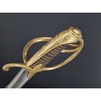 Catalogue Magasin SABRE D'OFFICIER SUPERIEUR DE CAVALERIE LEGERE SUPERBE LAME DAMAS DOUBLE FACE VERS 1815 - FRANCE RESTAURATION 