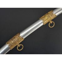 Catalogue Magasin SABRE D'OFFICIER SUPERIEUR DE CAVALERIE LEGERE SUPERBE LAME DAMAS DOUBLE FACE VERS 1815 - FRANCE RESTAURATION 
