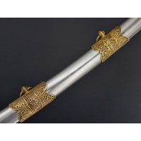 Catalogue Magasin SABRE D'OFFICIER SUPERIEUR DE CAVALERIE LEGERE SUPERBE LAME DAMAS DOUBLE FACE VERS 1815 - FRANCE RESTAURATION 