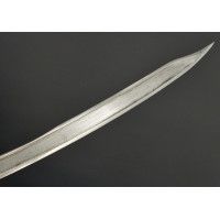 Catalogue Magasin SABRE D'OFFICIER SUPERIEUR DE CAVALERIE LEGERE SUPERBE LAME DAMAS DOUBLE FACE VERS 1815 - FRANCE RESTAURATION 