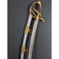 Armes Blanches SABRE D'OFFICIER SUPERIEUR DE CAVALERIE LEGERE SUPERBE LAME DAMAS DOUBLE FACE VERS 1815 - FRANCE RESTAURATION {PR