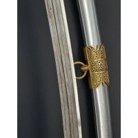 Catalogue Magasin SABRE D'OFFICIER SUPERIEUR DE CAVALERIE LEGERE SUPERBE LAME DAMAS DOUBLE FACE VERS 1815 - FRANCE RESTAURATION 