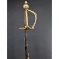Armes Blanches RARE FORTE ÉPÉE DE CAVALERIE MODÈLE RÉGLEMENTAIRE 1767 DUC CHOISEUL - FRANCE LOUIS XV 45 - 9