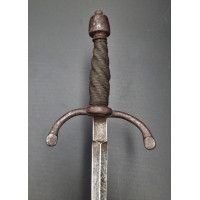 Armes Blanches DAGUE DE CHEVET A ANNEAU DITE MAIN GAUCHE EN FER A UN ANNEAU  -   FRANCE XVIè SIECLE {PRODUCT_REFERENCE} - 2