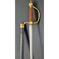 Armes Blanches EPEE D'OFFICIER DE FUSILIER D'INFANTERIE MODELE 1730 GRAVURE FLEUR DE LYS SOUS PONTAT - FRANCE ANCIENNE MONARCHIE