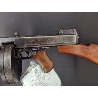 Catalogue Magasin RARE  PM THOMPSON  Pistolet Mitrailleur  MODEL 1921 monomatricule  NEUTRA DECO UE 2023 CULASSE MOBILE TOMMY GU