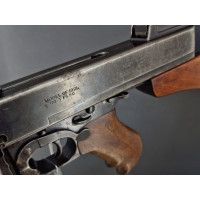 Catalogue Magasin RARE  PM THOMPSON  Pistolet Mitrailleur  MODEL 1921 monomatricule  NEUTRA DECO UE 2023 CULASSE MOBILE TOMMY GU