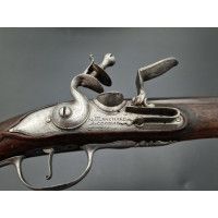 Armes de Poing PISTOLET A SILEX D'OFFICIER DE MARINE N. BLANCHARD A COGNAC VERS 1700 - FRANCE ANCIENNE MONARCHIE {PRODUCT_REFERE