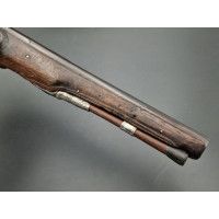 Armes de Poing PISTOLET A SILEX D'OFFICIER DE MARINE N. BLANCHARD A COGNAC VERS 1700 - FRANCE ANCIENNE MONARCHIE {PRODUCT_REFERE