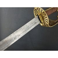 Catalogue Magasin SABRE OFFICIER D'ARTILLERIE A CHEVAL DES VOLONTAIRES NATIONAUX PETIT MONTMORENCY  - France MONARCHIE CONSTITUT