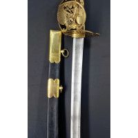 Catalogue Magasin SABRE OFFICIER D'ARTILLERIE A CHEVAL DES VOLONTAIRES NATIONAUX PETIT MONTMORENCY  - France MONARCHIE CONSTITUT