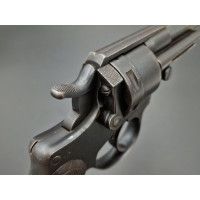 Armes de Poing REVOLVER HENRY  MODELE 1884  TROUPE MARINE SUEDOISE 700 EXEMPALIRES FOURNI PAR HENRY ST ETIENNE -  SUEDE XIXè {PR