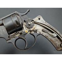Armes de Poing REVOLVER HENRY  MODELE 1884  TROUPE MARINE SUEDOISE 700 EXEMPALIRES FOURNI PAR HENRY ST ETIENNE -  SUEDE XIXè {PR
