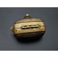 Art du Japon HIUCHIDOGU NETSUKE SENTOKU BRIQUET SAMOURAI TINDER BOX LIGHTER MATCHLOCK  JAPANESE EDO PERIOD {PRODUCT_REFERENCE} -