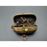 Art du Japon HIUCHIDOGU NETSUKE SENTOKU BRIQUET SAMOURAI TINDER BOX LIGHTER MATCHLOCK  JAPANESE EDO PERIOD {PRODUCT_REFERENCE} -