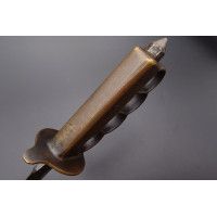 Catalogue Magasin COUTEAU POIGNARD DE TRANCHEE US 1918 TRENCH KNIFE - USA PREMIERE GUERRE MONDIALE {PRODUCT_REFERENCE} - 2