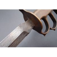 Catalogue Magasin COUTEAU POIGNARD DE TRANCHEE US 1918 TRENCH KNIFE - USA PREMIERE GUERRE MONDIALE {PRODUCT_REFERENCE} - 7