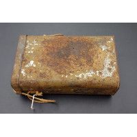 Militaria WW1 MASQUE A GAZ M2B OCULAIRES BLEU  DANS SA BOITE EN FER  - FRANCE PREMIERE GUERRE MONDIALE {PRODUCT_REFERENCE} - 4