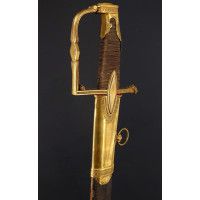Armes Blanches SABRE DE LUXE D'OFFICIER DE HUSSARD AU MODÈLE DES SABRES DE RÉCOMPENSE DE LA MANUFACTURE DE VERSAILLES - FRANCE D