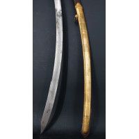 Armes Blanches SABRE DE LUXE D'OFFICIER DE HUSSARD AU MODÈLE DES SABRES DE RÉCOMPENSE DE LA MANUFACTURE DE VERSAILLES - FRANCE D