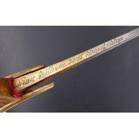 Armes Blanches SABRE DE LUXE D'OFFICIER DE HUSSARD AU MODÈLE DES SABRES DE RÉCOMPENSE DE LA MANUFACTURE DE VERSAILLES - FRANCE D