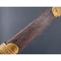 Armes Blanches SABRE DE LUXE D'OFFICIER DE HUSSARD AU MODÈLE DES SABRES DE RÉCOMPENSE DE LA MANUFACTURE DE VERSAILLES - FRANCE D