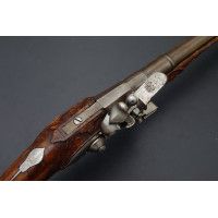Armes de Poing LONG PISTOLET A SILEX EN FRUITIER DE PIERRE KLENKE DE CELLE A HANNOVRE VERS 1680 - ALLEMAGNE XVIIè {PRODUCT_REFER