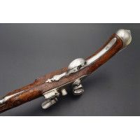 Armes de Poing LONG PISTOLET A SILEX EN FRUITIER DE PIERRE KLENKE DE CELLE A HANNOVRE VERS 1680 - ALLEMAGNE XVIIè {PRODUCT_REFER