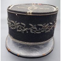 Militaria KÉPI DE GRANDE TENUE D'UN CAPITAINE DES INGENIEUR DES TRAVAUX 1ère CLASSE FABRICATIONS DE L'ARMEMENT MODÈLE 1936 - FRA