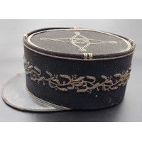 Militaria KÉPI DE GRANDE TENUE D'UN CAPITAINE DES INGENIEUR DES TRAVAUX 1ère CLASSE FABRICATIONS DE L'ARMEMENT MODÈLE 1936 - FRA