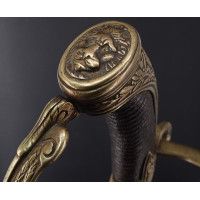 Catalogue Magasin SABRE D'OFFICIERS SUPERIEURS D'ARTILLERIE A CHEVAL DE LA GARDE ROYALE MONTURE A LA CHASSEUR - FRANCE RESTAURAT