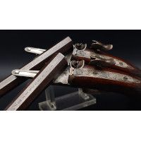 Armes de Poing PAIRE DE PISTOLETS  A SYSTEME CARTOUCHE PAPIER CANON PIVOTANT INVENTION LEPAGE ARQUEBUSIER DU ROI - FRANCE XIXè {