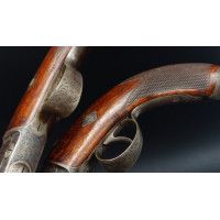 Armes de Poing PAIRE DE PISTOLETS  A SYSTEME CARTOUCHE PAPIER CANON PIVOTANT INVENTION LEPAGE ARQUEBUSIER DU ROI - FRANCE XIXè {